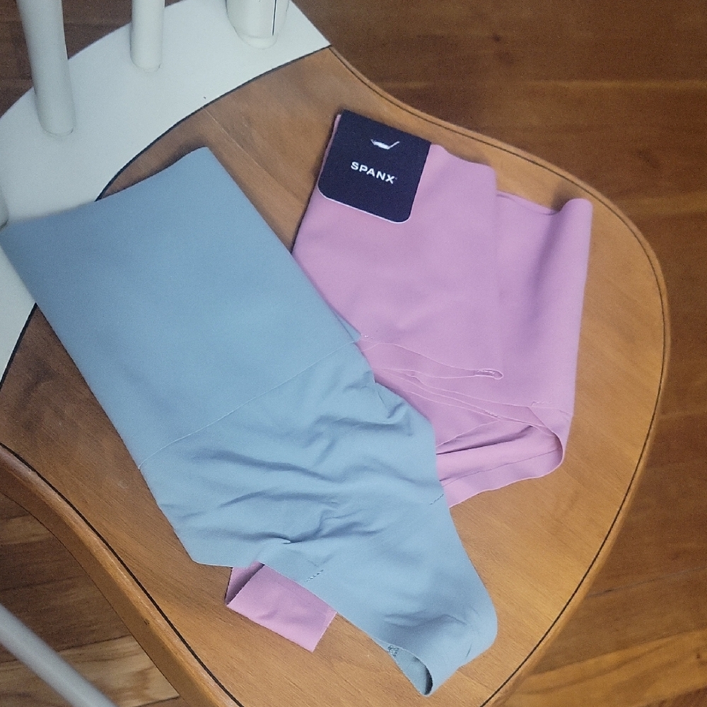 SPANX   2 Thongs  NWT